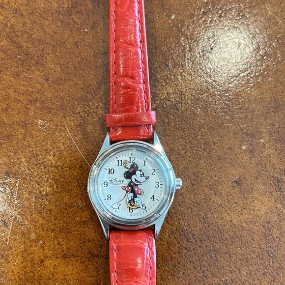 Minnie Mouse Watch - Picture 4 of 8